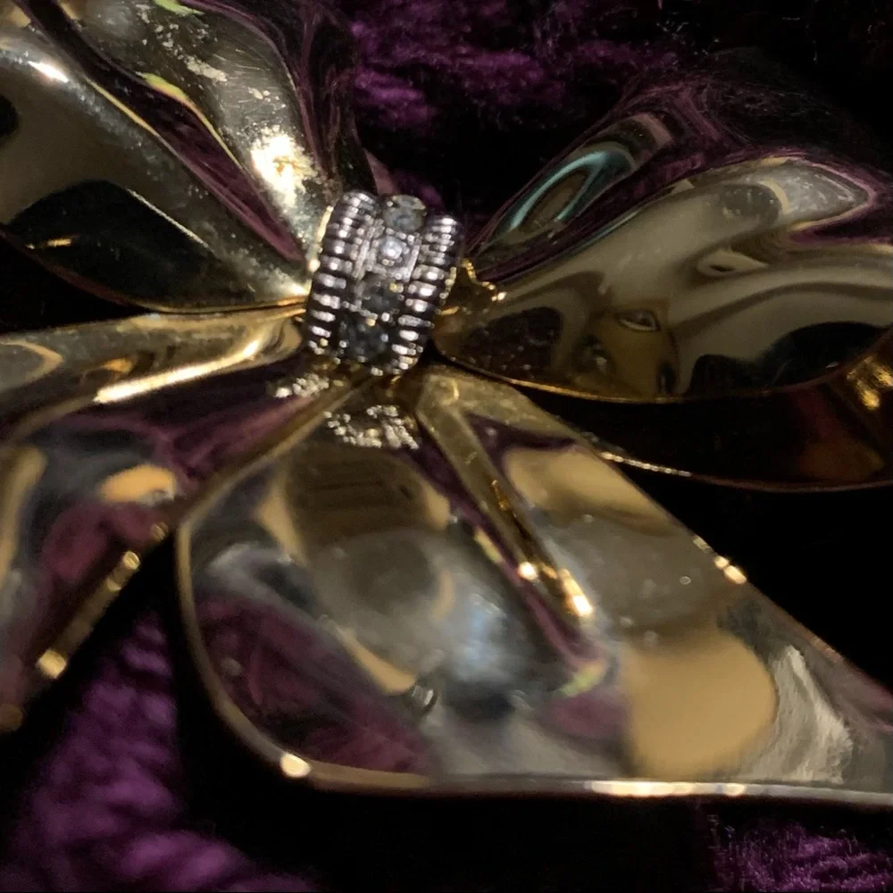 Vintage SHINY Gold BOW with crystals pin Brooch